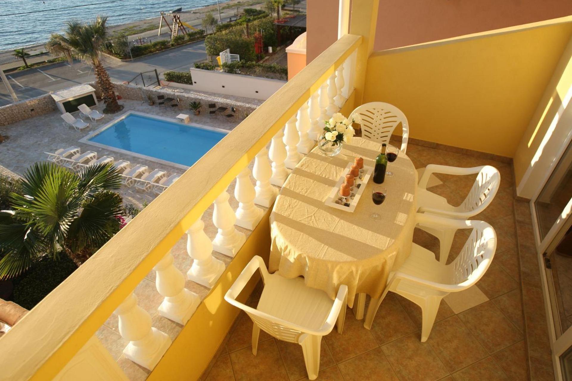 Apartments Mladen Vrsi Exterior photo